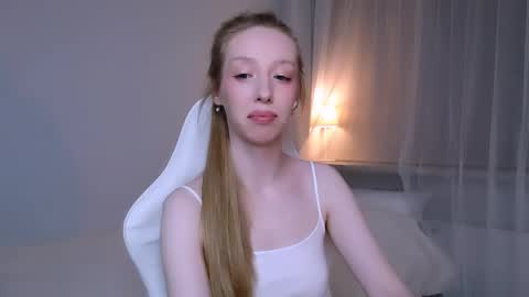 Luna online show from 04/18/26, 10:43