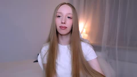 Luna online show from 04/22/26, 09:27