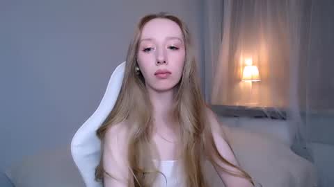 Snapshot of luna_insanity chatting on 06/20/26, 10:56 Luna online show from 06/20/26, 10:56
