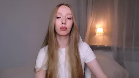 Snapshot of luna_insanity chatting on 07/17/26, 10:36 Luna online show from 07/17/26, 10:36