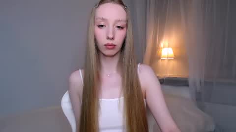 Snapshot of luna_insanity chatting on 07/18/26, 10:24 Luna online show from 07/18/26, 10:24