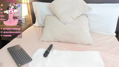 Snapshot of luna_kiss18 chatting on 06/26/26, 05:28 luna_kiss18 online show from 06/26/26, 05:28