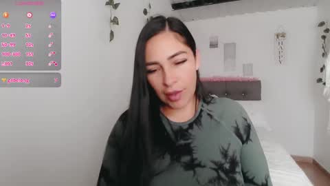 Snapshot of luna_lgomez chatting on 09/17/25, 02:41 luna online show from 09/17/25, 02:41