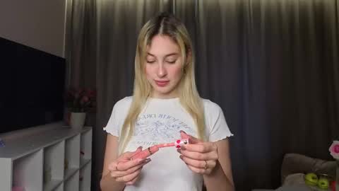 Olivia online show from 11/21/25, 11:20