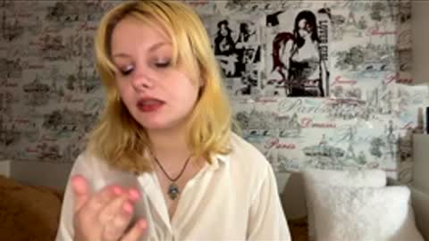 Luna online show from 04/05/26, 12:24