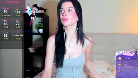 Hi everyone my name is Tina   online show from 06/23/26, 11:36