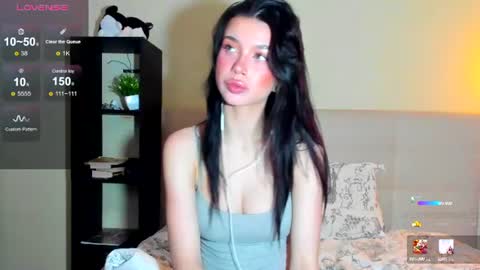Hi everyone my name is Tina   online show from 06/25/26, 11:20