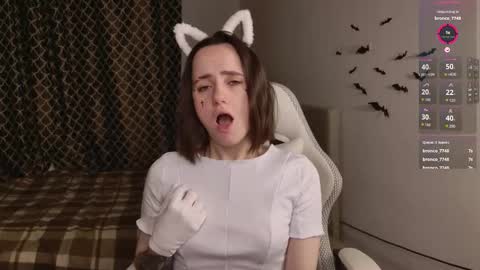 luna_loveeee online show from 10/31/25, 04:24