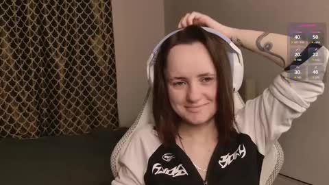 luna_loveeee online show from 11/17/25, 03:23