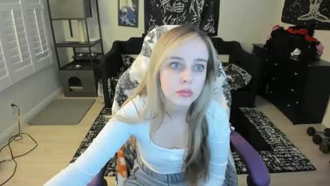 Luna online show from 02/17/26, 07:31