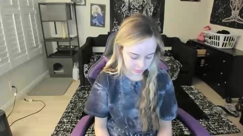 Luna online show from 03/11/26, 02:01