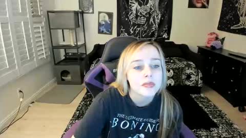 Luna online show from 03/18/26, 04:26