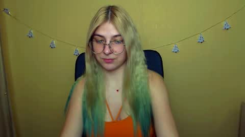 Luna online show from 12/14/24, 12:33