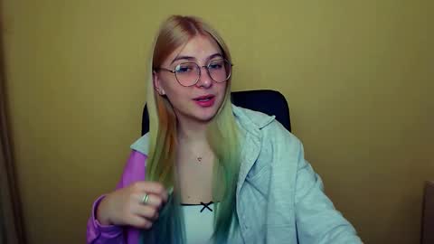 Luna online show from 01/21/25, 08:30