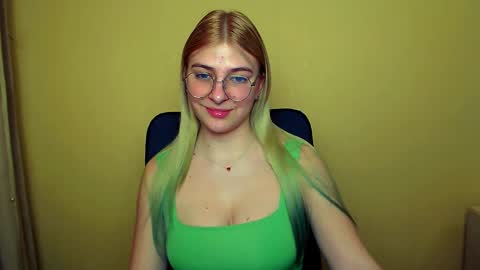 Luna online show from 01/23/25, 11:26