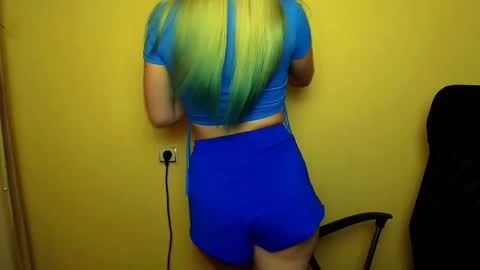 Luna online show from 01/25/25, 08:21