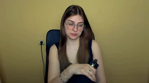 Luna online show from 04/23/26, 08:02