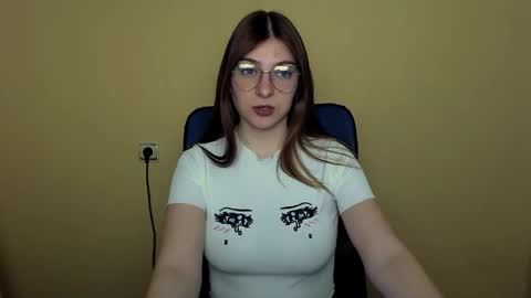 Luna online show from 04/25/26, 09:34