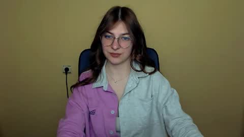 Luna online show from 05/01/26, 08:41