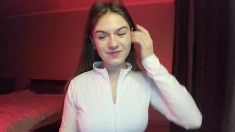 Luna online show from 11/30/25, 03:32