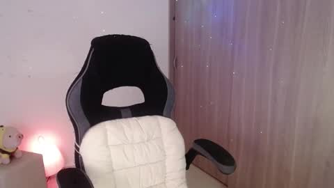 Luna online show from 12/20/25, 06:53