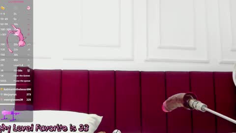 Snapshot of luna_monroe_ chatting on 01/22/25, 01:32 online show from 01/22/25, 01:32