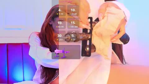 Snapshot of luna_monroe_ chatting on 11/16/25, 12:00 online show from 11/16/25, 12:00