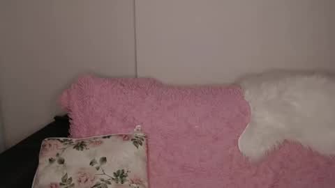 Snapshot of luna_moon77 chatting on 11/13/25, 04:39 Luna online show from 11/13/25, 04:39