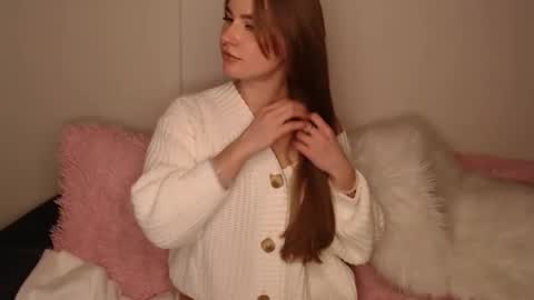 Snapshot of luna_moon77 chatting on 02/05/26, 03:27 Luna online show from 02/05/26, 03:27