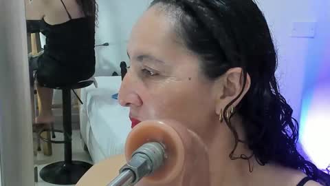 luna_naughty1 online show from 02/17/26, 08:04