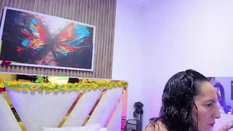 luna_naughty1 online show from 06/03/26, 09:34