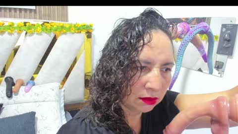 luna_naughty1 online show from 06/06/26, 07:07