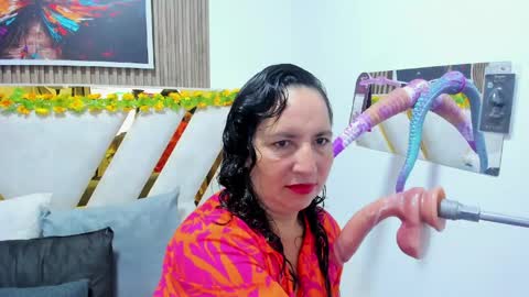 luna_naughty1 online show from 06/09/26, 09:10