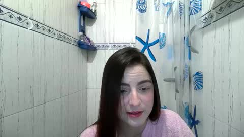 Snapshot of luna_nueva_ chatting on 04/21/26, 08:34 LUNA online show from 04/21/26, 08:34