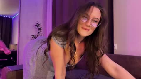 luna_raee online show from 04/20/26, 05:59