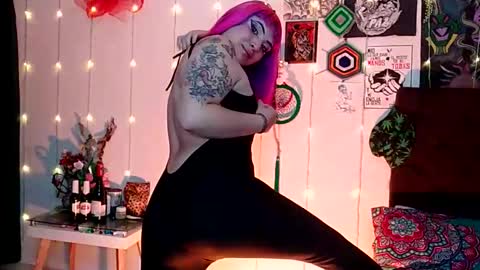 MISS LUNA  online show from 01/05/25, 04:04