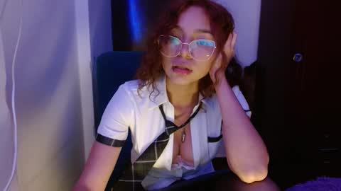 luna_rios69 online show from 09/27/25, 02:49