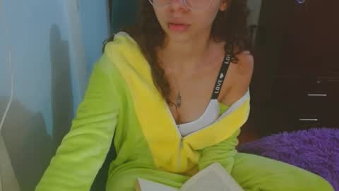 luna_rios69 online show from 10/11/25, 07:23