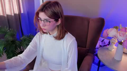 Luna online show from 03/19/26, 11:03