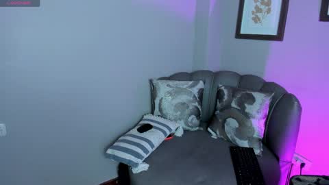 Luna Rosse  online show from 04/05/26, 12:46