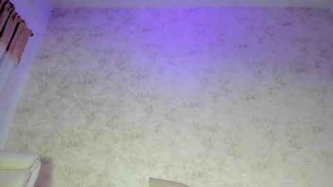 Luna online show from 04/23/26, 08:57