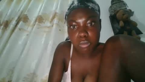 Snapshot of luna_tease chatting on 11/03/25, 09:05 luna_tease online show from 11/03/25, 09:05