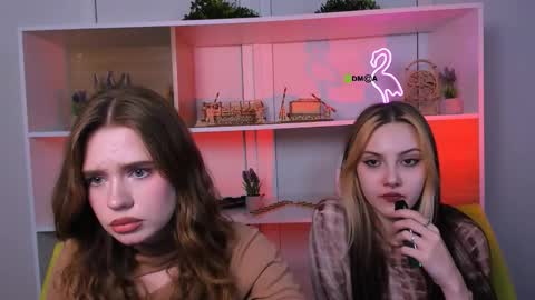 Luna online show from 09/22/25, 07:05