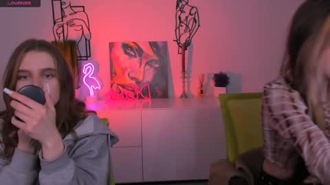 Luna online show from 10/21/25, 07:03