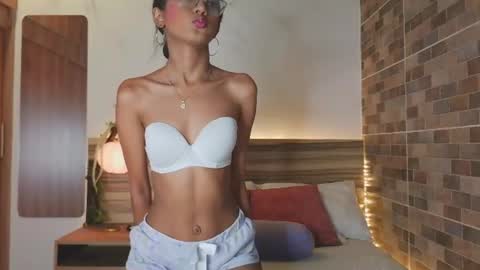 luna_valen online show from 06/14/26, 07:27