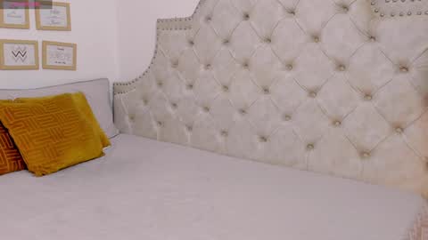 luna_valle online show from 02/04/25, 11:38