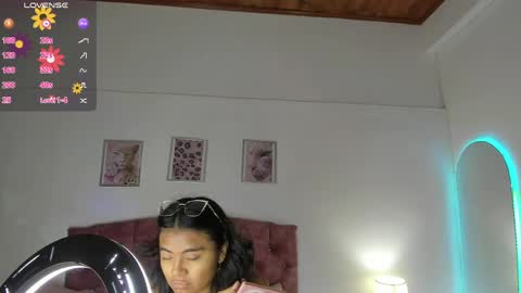 luna_velveth1 online show from 04/13/26, 10:21