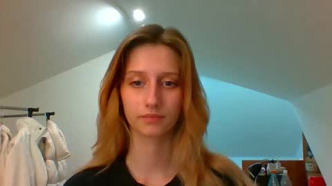 Snapshot of luna_xsensual chatting on 12/11/24, 05:48 L U N A online show from 12/11/24, 05:48