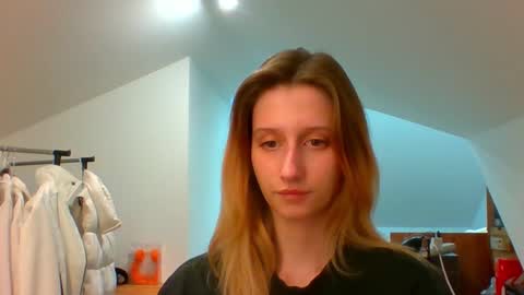 Snapshot of luna_xsensual chatting on 12/13/24, 06:05 L U N A online show from 12/13/24, 06:05
