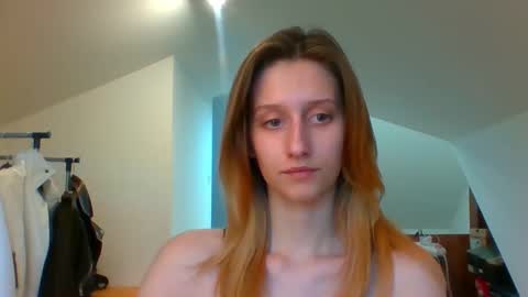 Snapshot of luna_xsensual chatting on 01/29/25, 02:42 L U N A online show from 01/29/25, 02:42